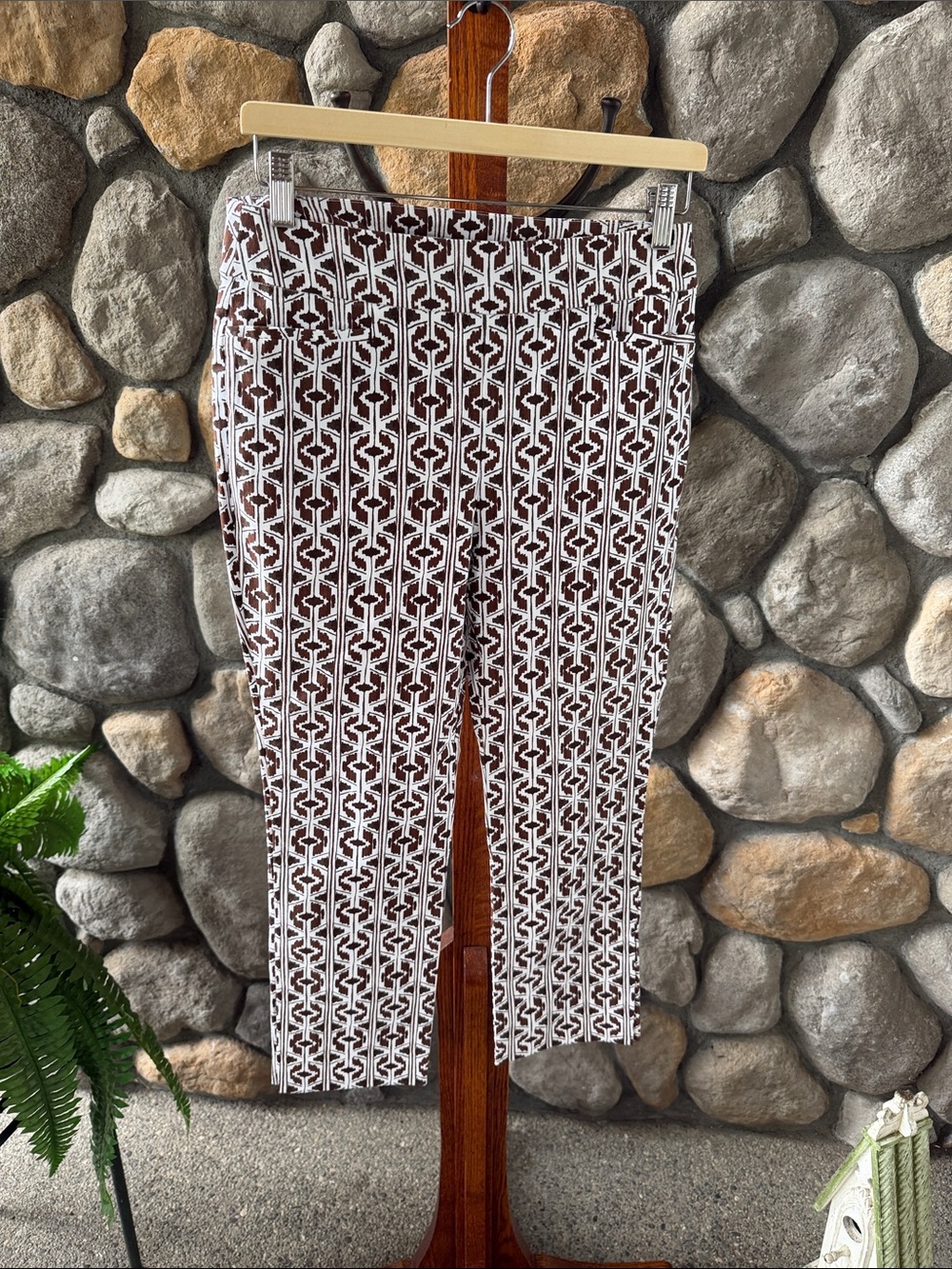 Chicos Pull on Geometric Pants